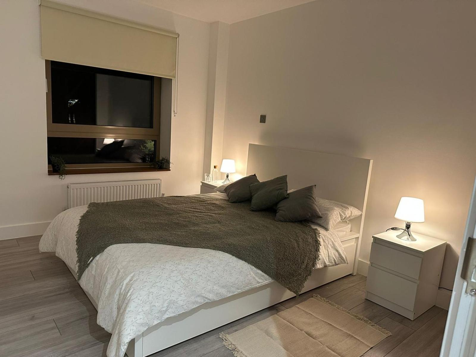 Kensington House By Solitaire Suites Slough Exterior photo
