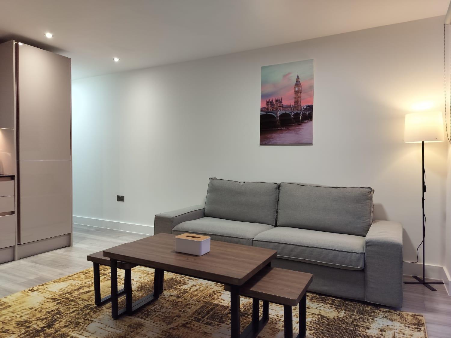 Kensington House By Solitaire Suites Slough Exterior photo