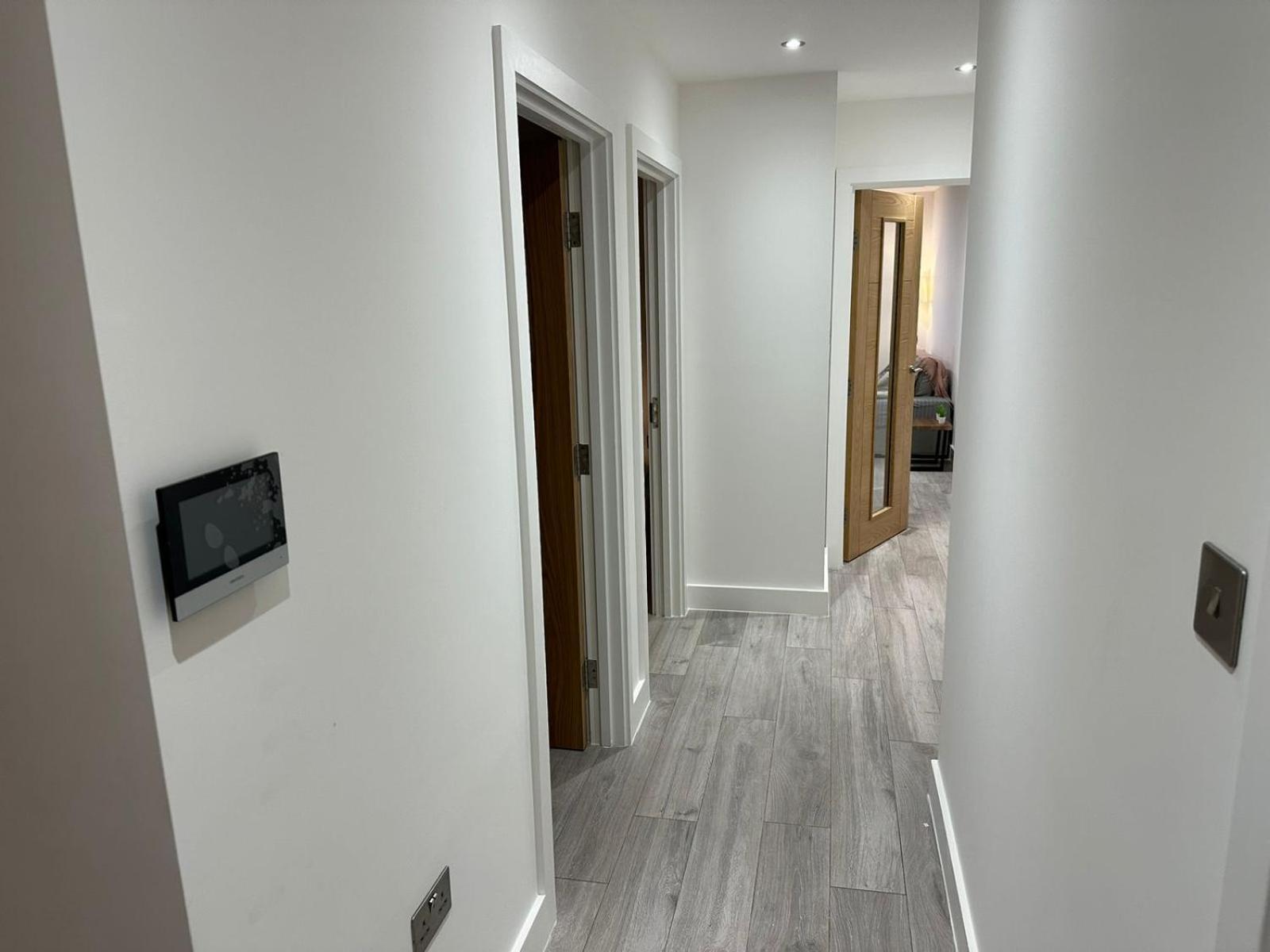 Kensington House By Solitaire Suites Slough Exterior photo